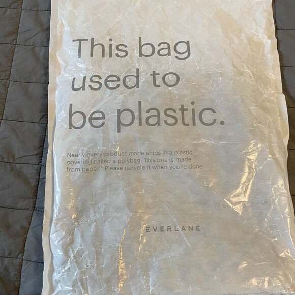 Everlane Performance Chino - Picture 9 of 9